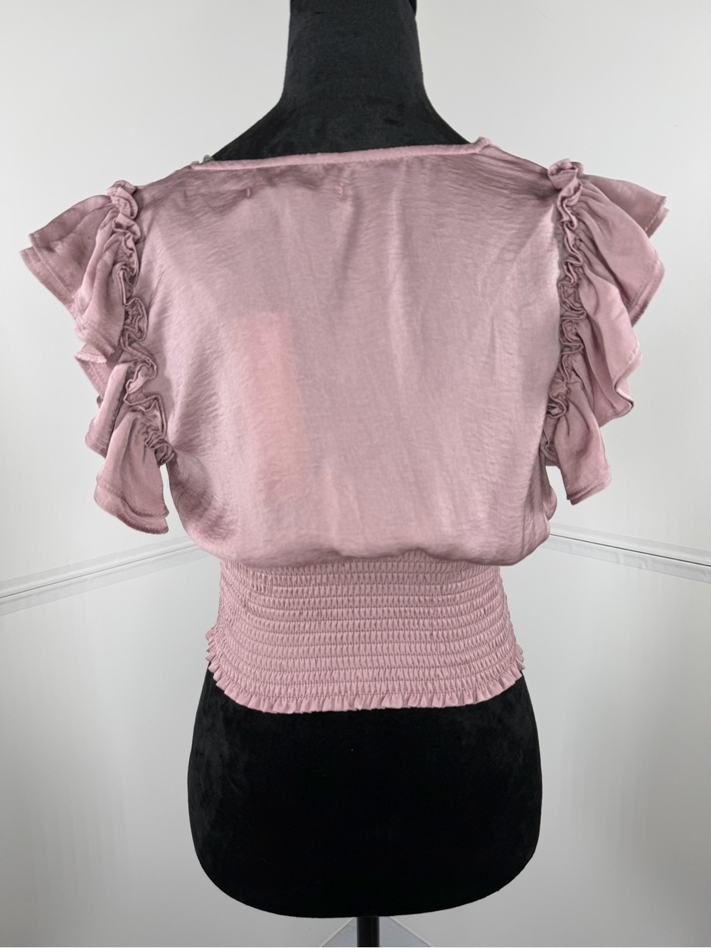 NWT DO+BE Mauve Satin Ruched Smocked Flutter Sleeve Crop Top Size Small - Picture 4 of 9